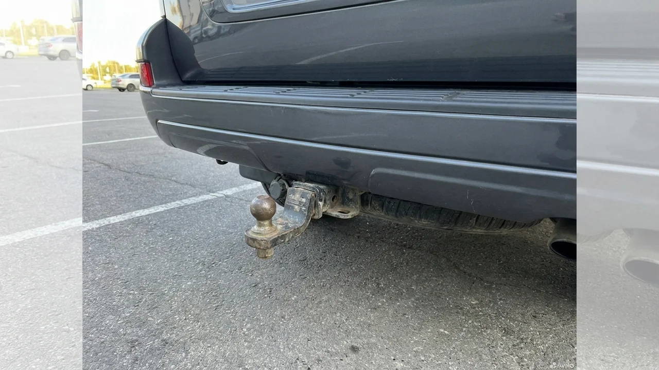 Hak holowniczy zamontowany w samochodzie osobowym — jak wybrać odpowiedni model